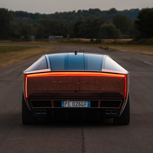 2027 GFG Style Peralta D Rear View